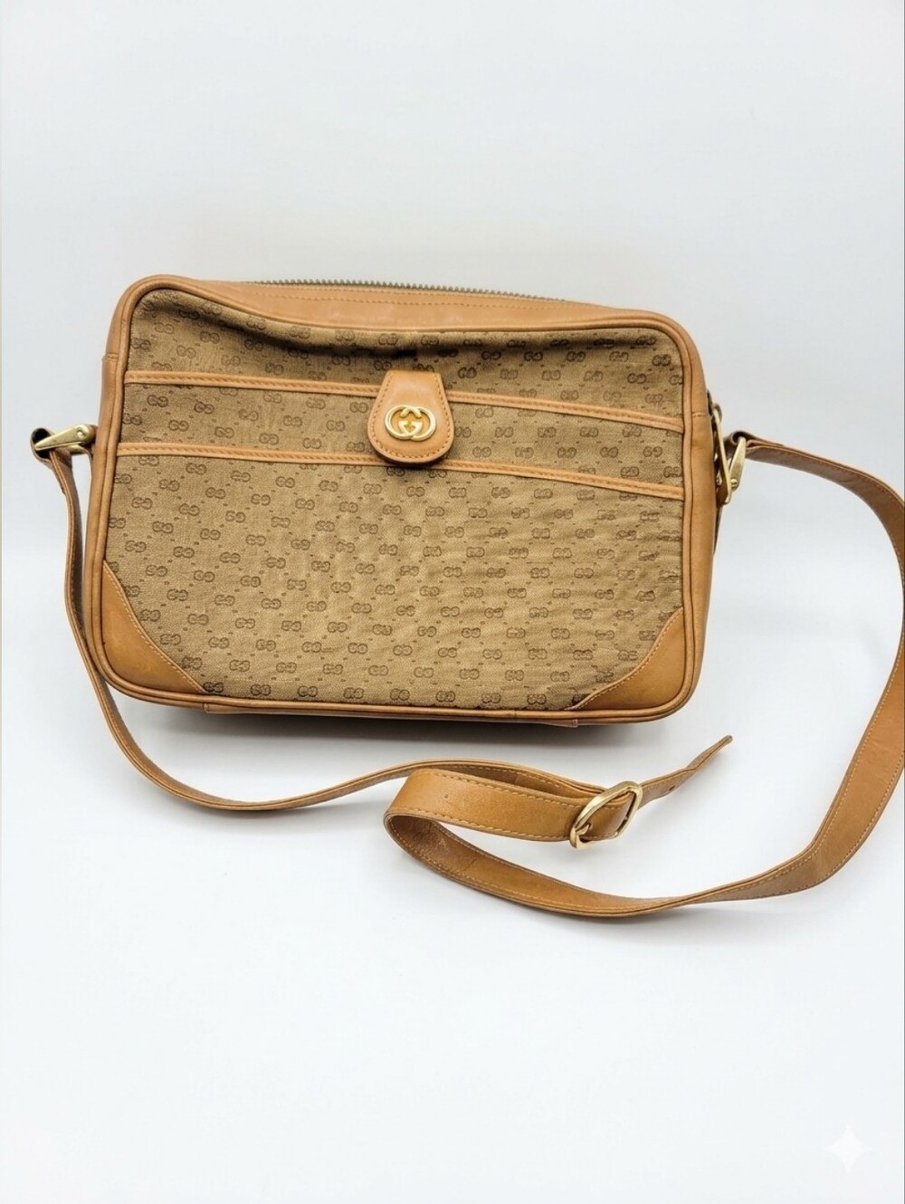 Gucci Micro GG Supreme Vintage Bag